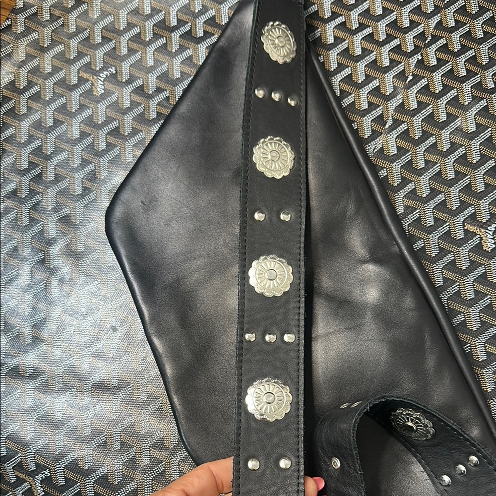 Chic Black Belt Bag with Silver Details - Picture 3 of 5